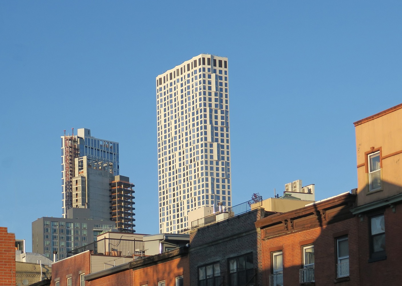 ​霍伊特街11号幕墙大厦