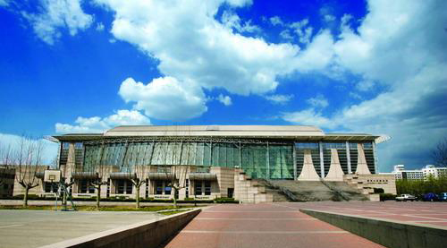 国内点支式玻璃幕墙的建筑案例