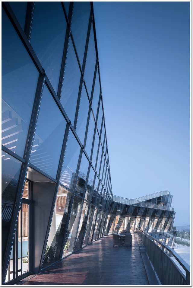 点支式玻璃幕墙 点支式玻璃幕墙